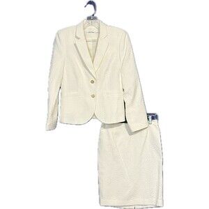 Vintage Womens Calvin Klein Ivory Suit 2P Skirt Sz 4 Blazer Ornate Gold Buttons